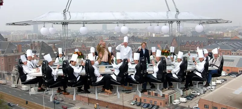 Foto 2 von Dinner in the sky