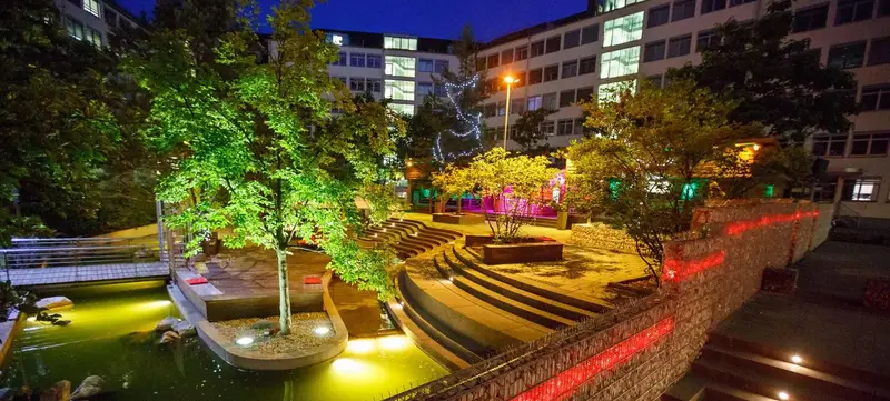 Foto 10 von Crown's Club Garden und Restaurant