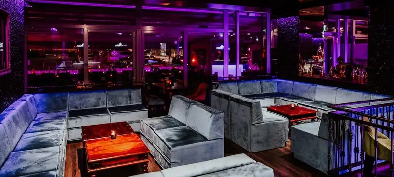 Foto 2 von Crown's Club Garden und Restaurant