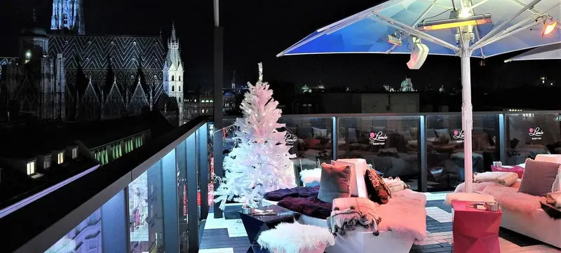 Foto 1 von HOTEL TOPAZZ & LAMÉE - Salons und Rooftopterrasse