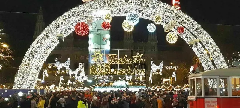 Foto 2 von Weihnachtsfeiern in der Wiener Weihnachts-Straßenbahn