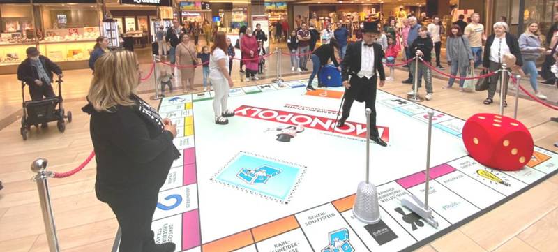 Foto 1 von Life-Size Monopoly