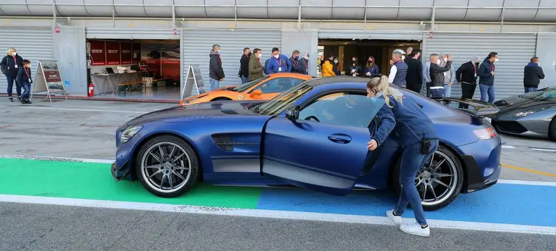 Foto 1 von Sportwagen fahren auf dem Redbullring