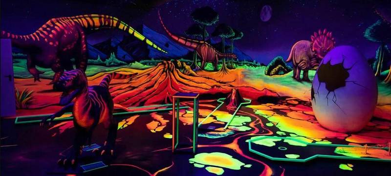 Foto 1 von Schwarzlicht 3D Minigolf in der GlowZone Bielefeld
