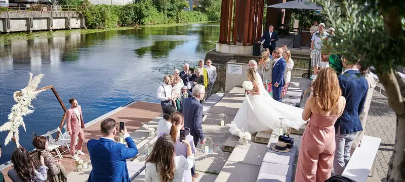 Foto 1 von Hochzeit mit Open Air Trauung und Barkassenanfahrt