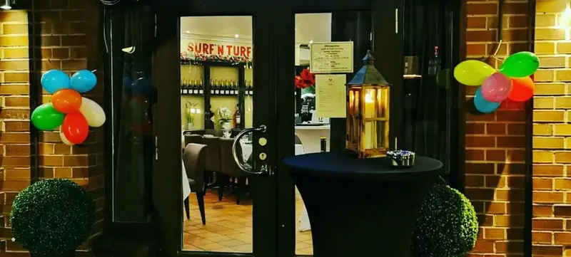 Foto 4 von Surf N Turf Kitchen