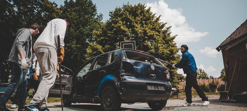 Foto 3 von Auto zertrümmern