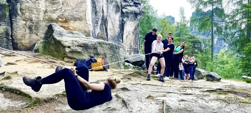 Foto 2 von ABENTEUERWANDERUNG IM FELSLABYRINTH