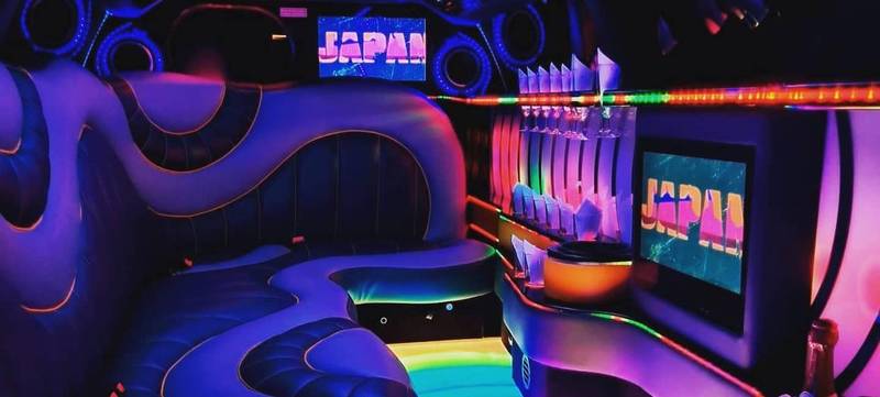 Foto 1 von Party-Stretchlimousine