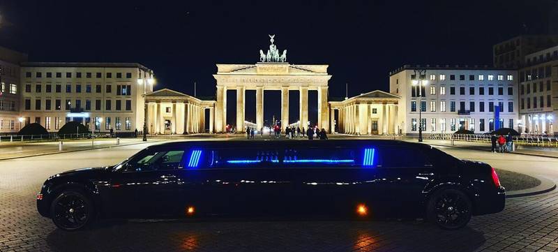 Foto 3 von Party-Stretchlimousine