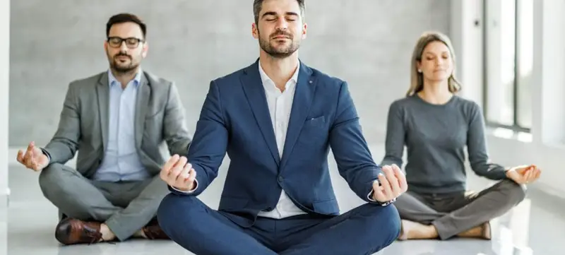 Foto 2 von Gesund im Büro – Yoga, Achtsamkeit & Stressmanagement