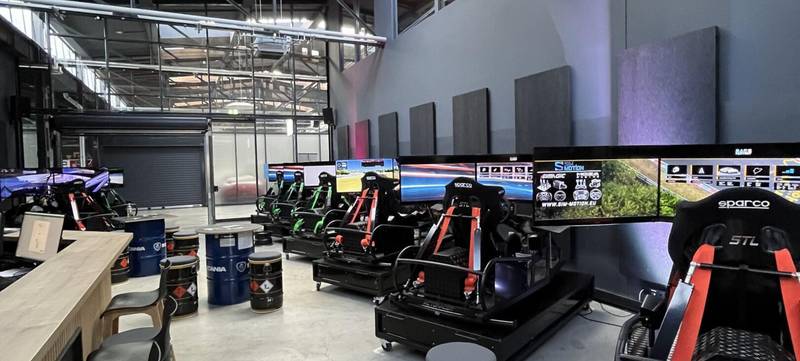Foto 2 von Race Factory Berlin – Erlebnis-Location für Corporate Events, Teambuilding & Workshops mit Motorsport-Charakter