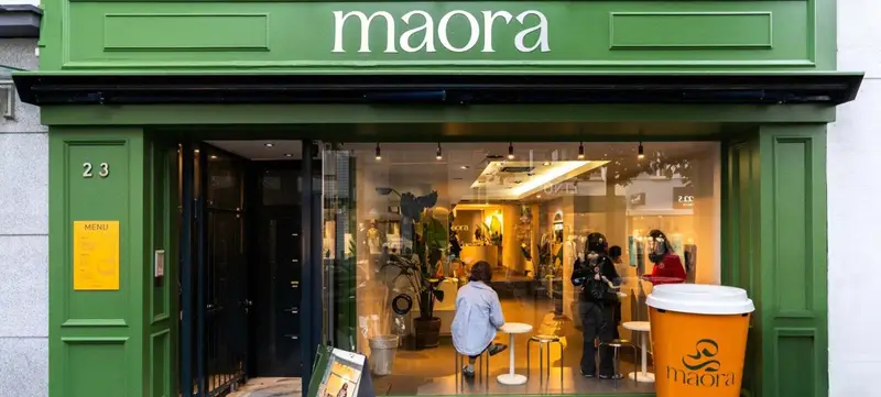 Foto 2 von Maora Studios Café