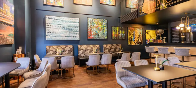 Foto 2 von Art & Sip Lounge