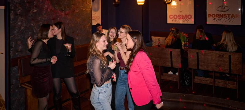 Foto 2 von Afterwork: 100 Drinks aufs Haus – Die Firma lädt ein!