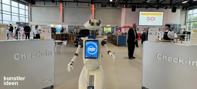 Foto 1 von Futuristischer Event-Roboter als Messehighlight