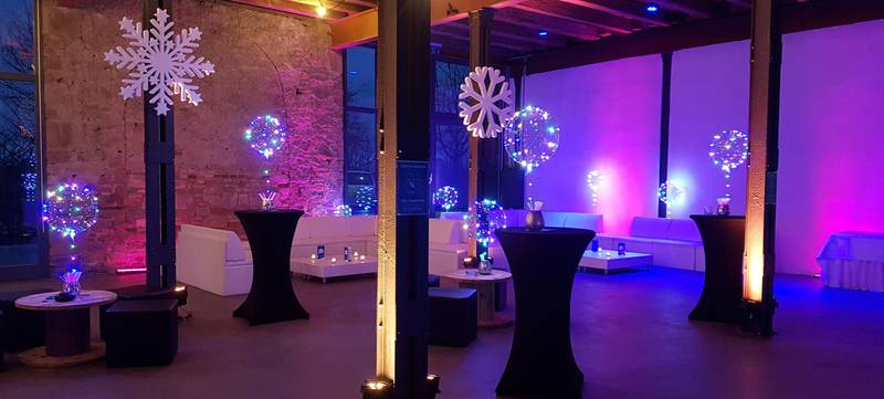 Foto 1 von Weihnachtsfeier im Gutshof Ladenburg – Knisterndes Feuer, Glühweinduft und Festtagsglanz