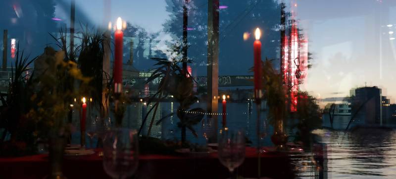 Foto 4 von Stilvolle Weihnachtsparty auf dem Wasser in Berlin